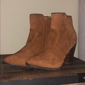 Heeled booties